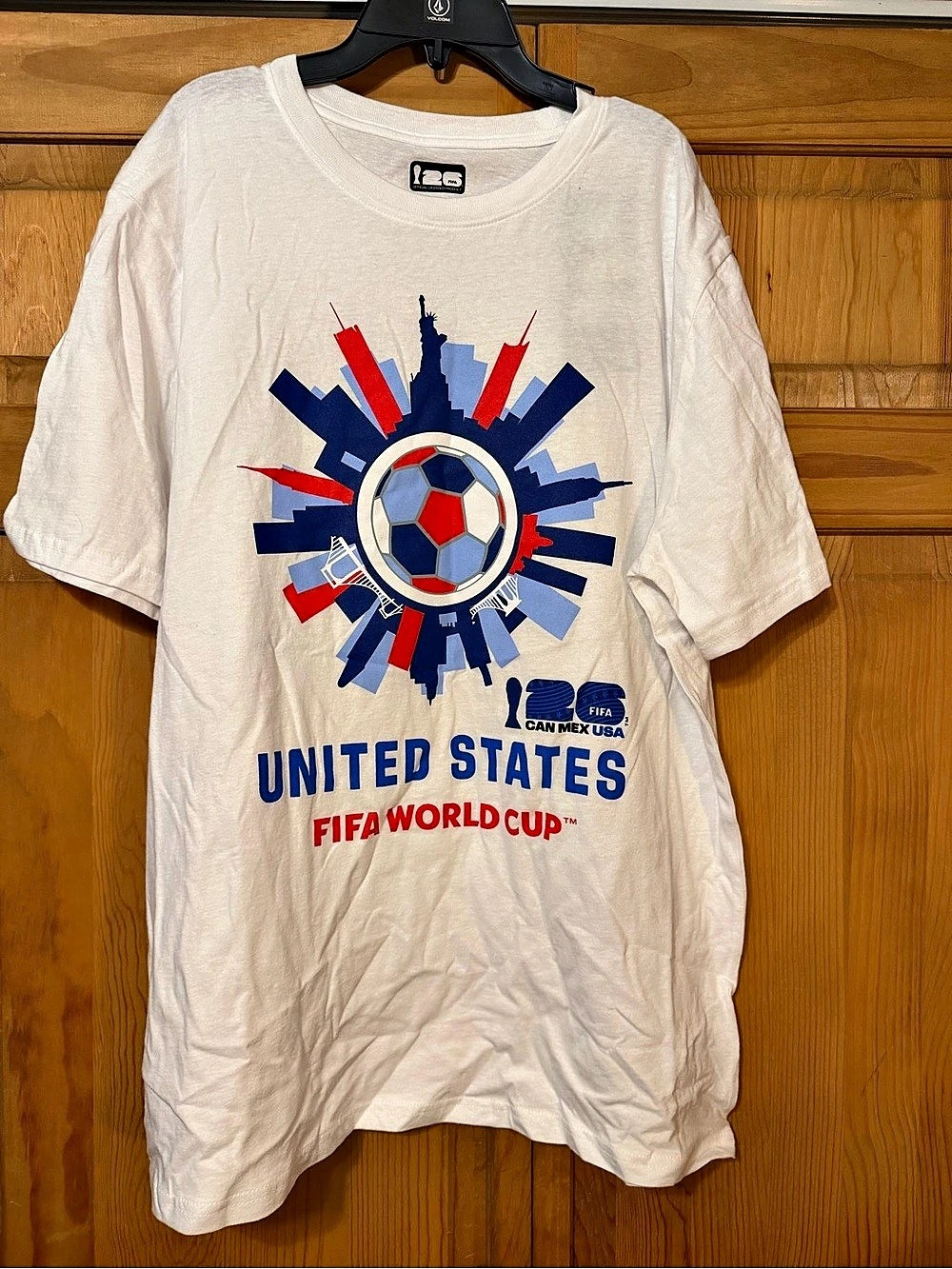 FIFA World Cup USA 1994 Graphic Tee in White Size Large NWT